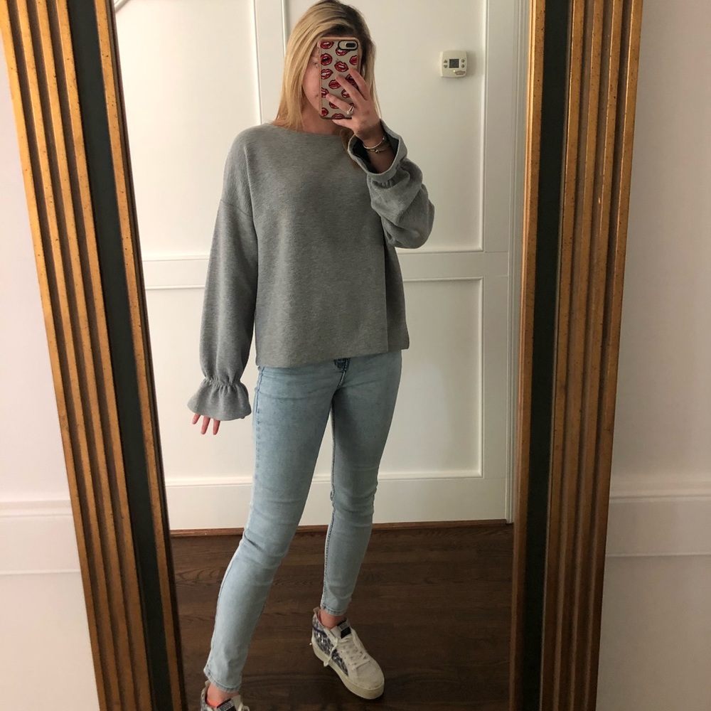FRENCH CONNECTION SWEATER W/ FLUTTER CUFFS SZ M